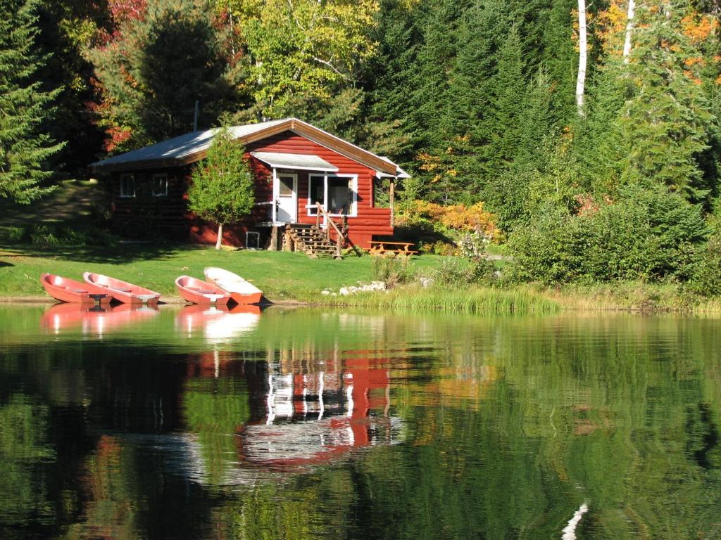 Kan-à-Mouche Pourvoirie Auberge et Chalets Saint-Michel Exterior foto