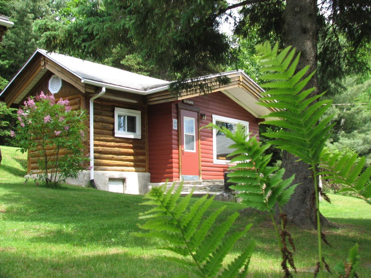 Kan-à-Mouche Pourvoirie Auberge et Chalets Saint-Michel Exterior foto